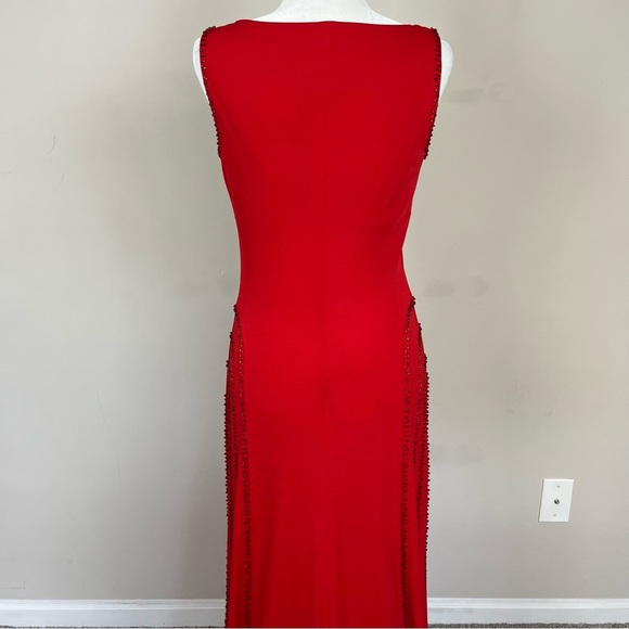 MAGGY LONDON BLACK LABEL BOAT NECK BEADED GOWN WITH TRAIN IN RED SIZE 8 - Picture 14 of 16